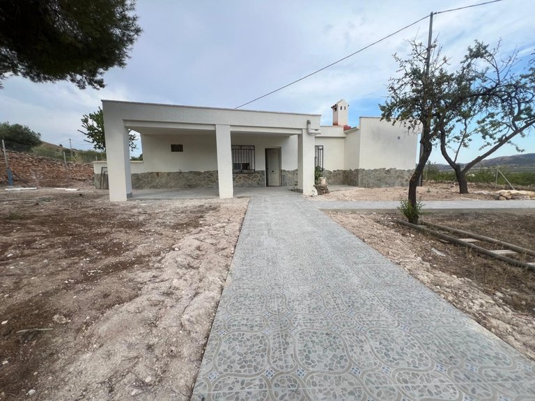 Villa for Sale in La Solana, Alicante 1