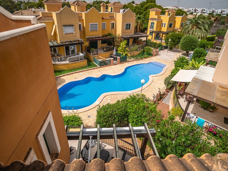 Villa for Sale in Torrevieja, Alicante 28