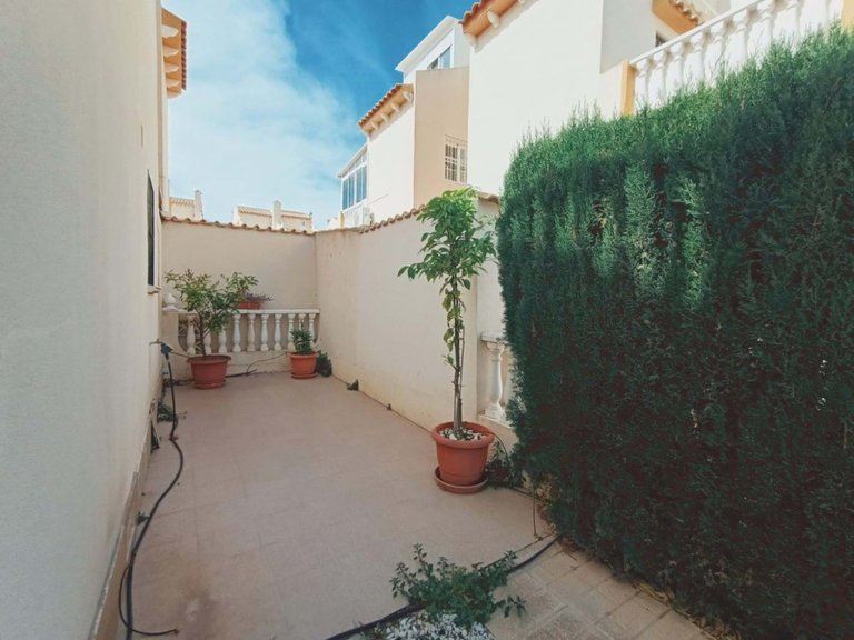 Villa for Sale in Playa Flamenca, Alicante 10