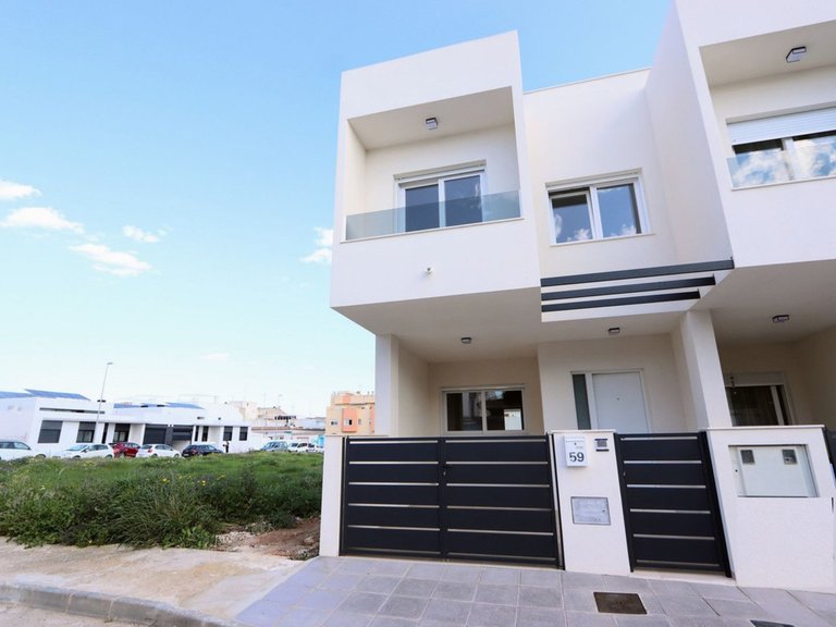 Villa for Sale in Pilar De La Horadada, Alicante 27
