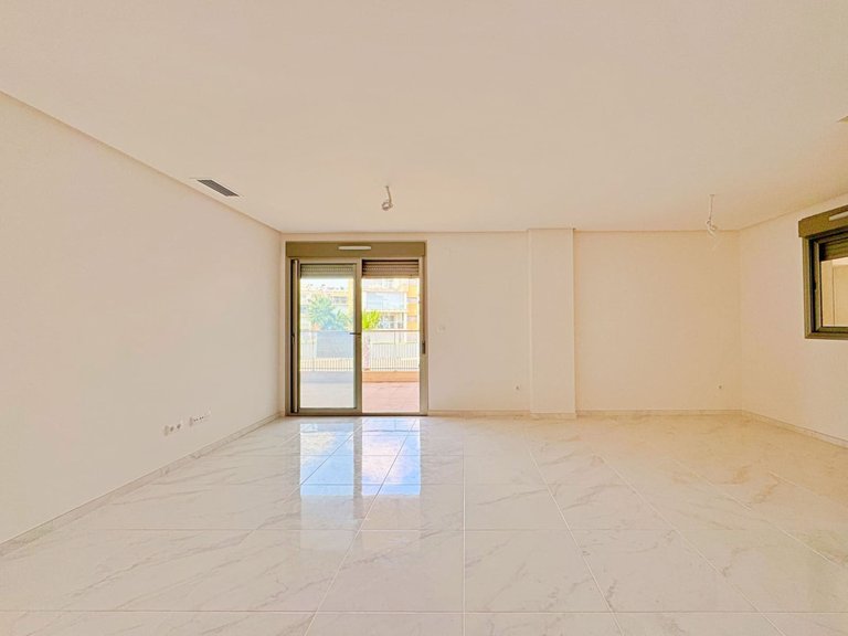 Apartment for Sale in Villamartin, Alicante 9