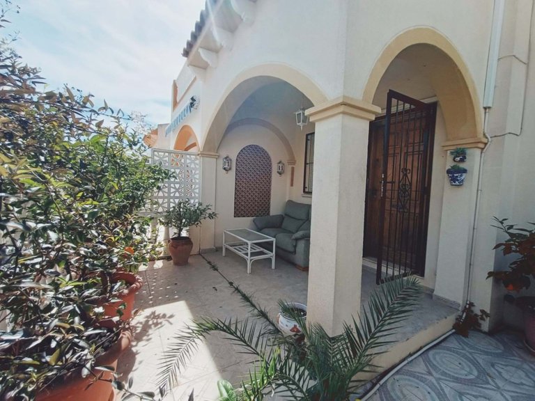 Villa for Sale in Playa Flamenca, Alicante 12