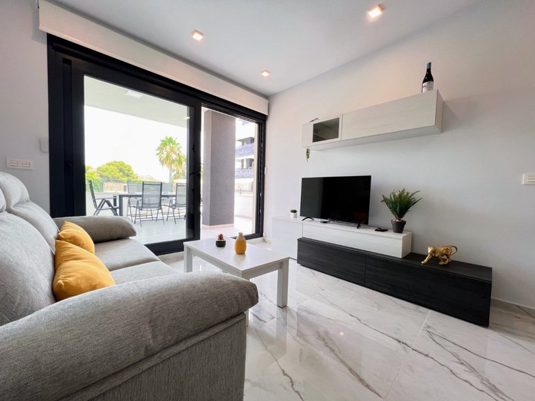 Apartment for Sale in Los Altos, Alicante 12