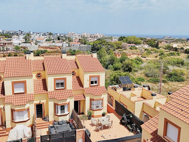 Villa for Sale in Cabo Roig, Alicante 1