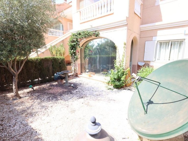 Villa for Sale in Punta Prima, Alicante 19