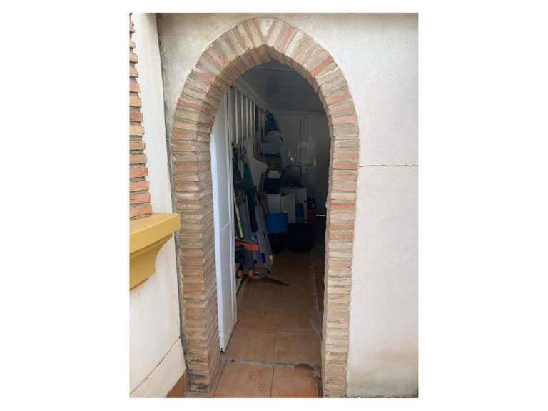 Villa for Sale in Guardamar Del Segura, Alicante 42