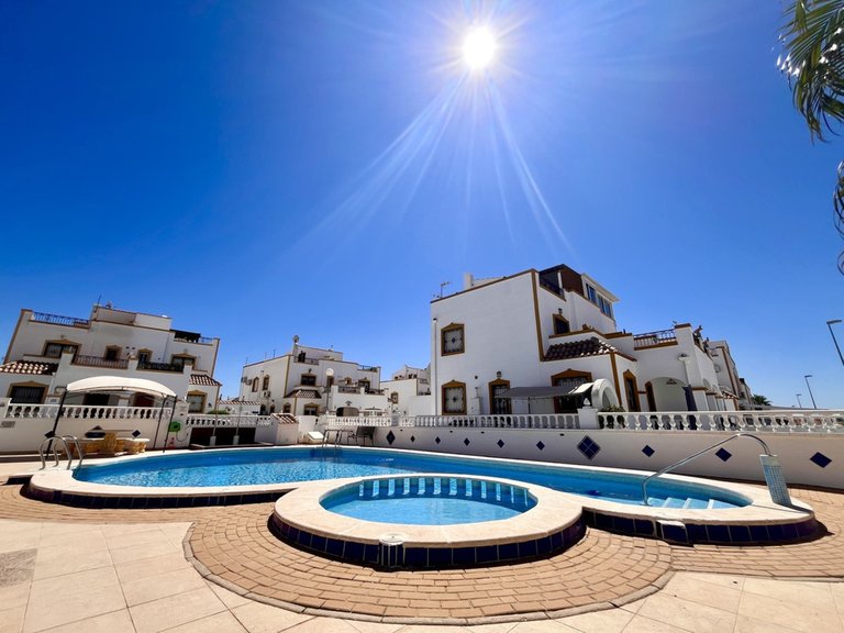 Apartment for Sale in Los Montesinos, Alicante 33