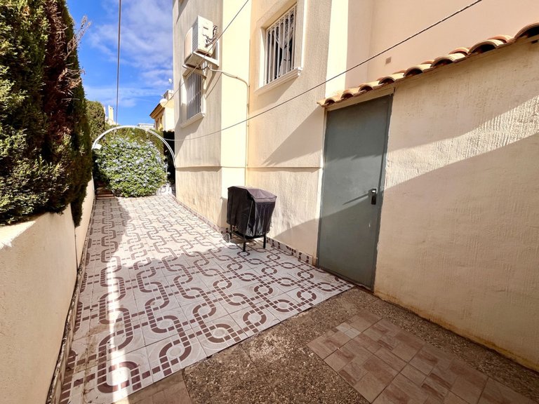 Apartment for Sale in La Florida, Alicante 27