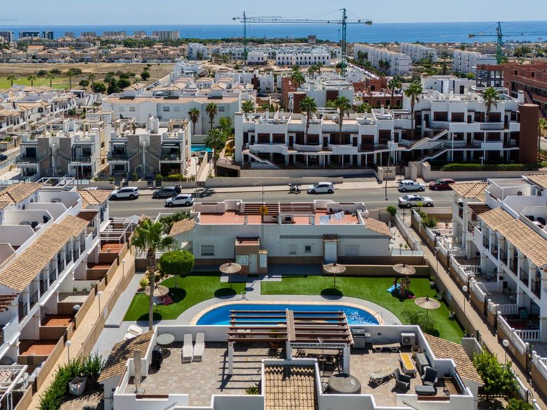 Apartment for Sale in Punta Prima, Alicante 33