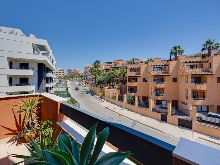 Apartment for Sale in Orihuela Costa, Alicante 30
