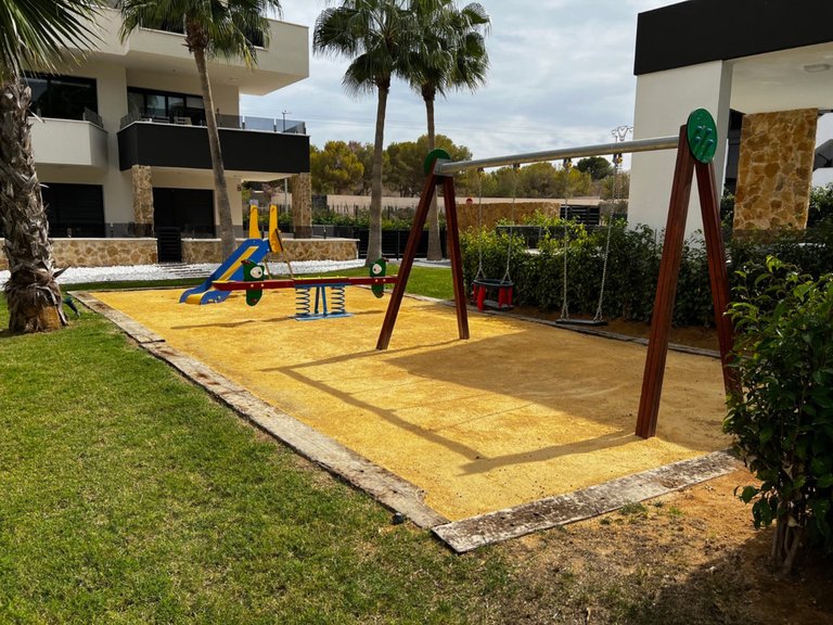 Apartment for Sale in Los Altos, Alicante 32