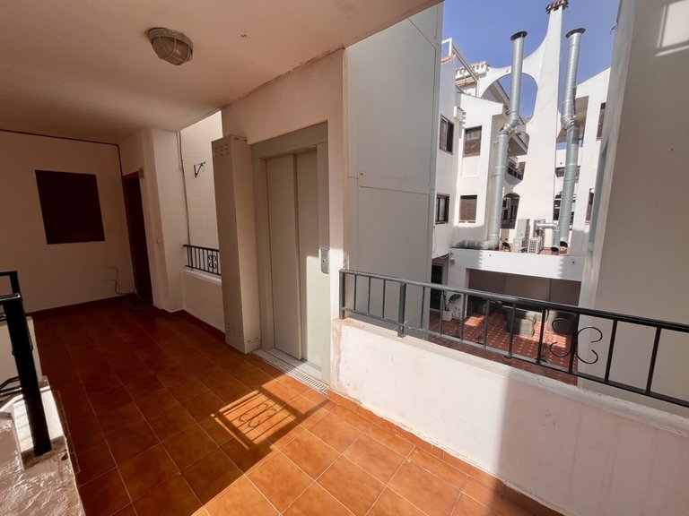 Apartment for Sale in Villamartin, Alicante 22
