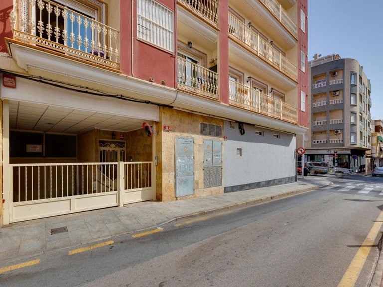 Apartment for Sale in Torrevieja, Alicante 37