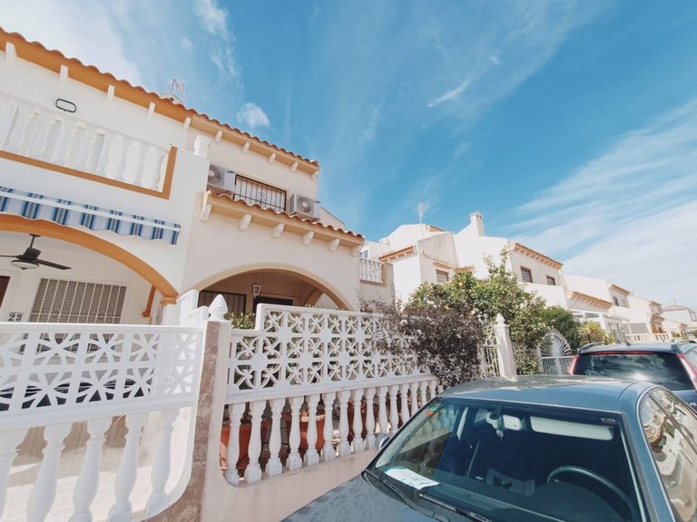 Villa for Sale in Playa Flamenca, Alicante 1
