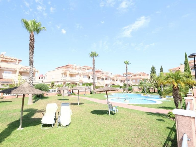 Villa for Sale in Punta Prima, Alicante 1