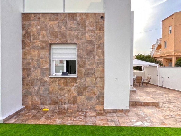 Villa for Sale in Playa Flamenca, Alicante 14