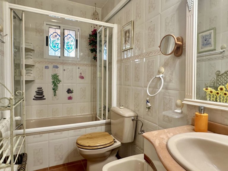 Villa for Sale in Los Altos, Alicante 5