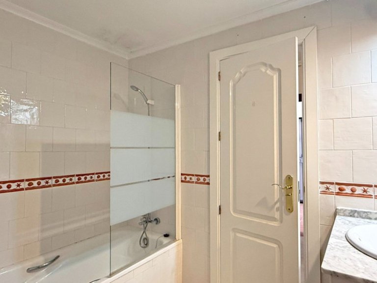 Apartment for Sale in Villamartin, Alicante 24