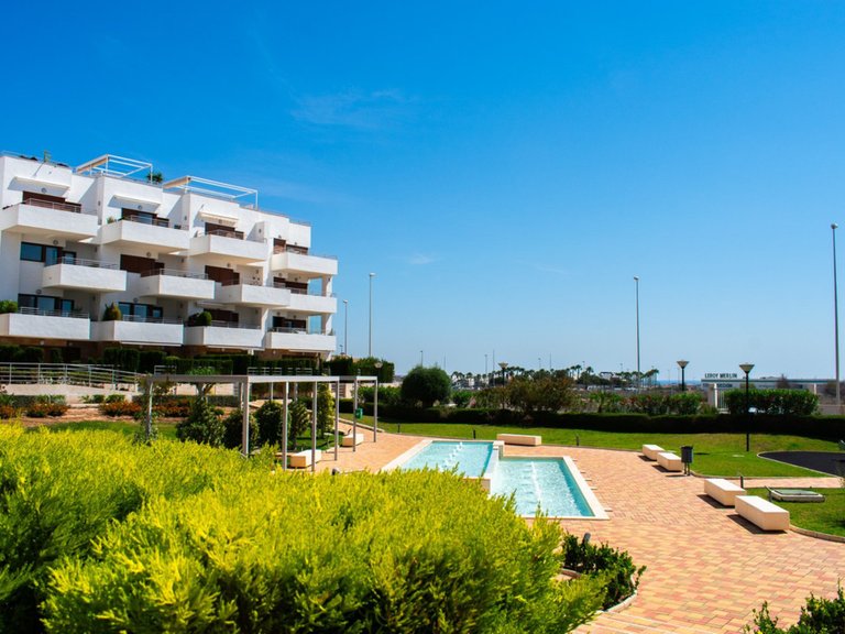Apartment for Sale in Cabo Roig, Alicante 36