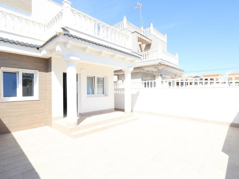 Villa for Sale in San Luis, Alicante 1