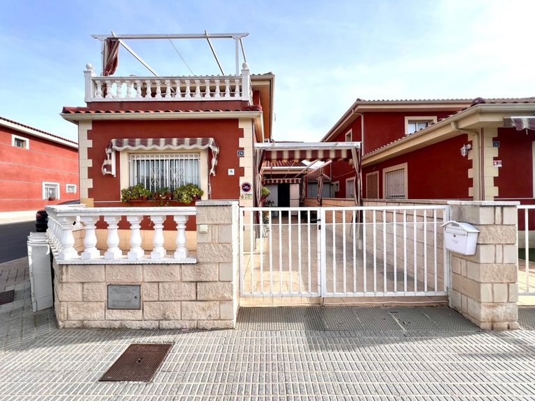 Villa for Sale in Pinoso, Alicante 1