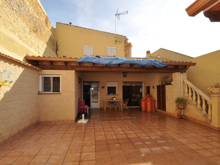 Villa for Sale in Pinoso, Alicante 1