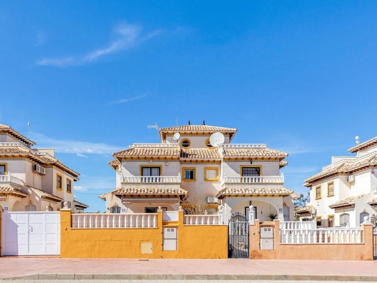 Villa for Sale in Orihuela, Alicante 1