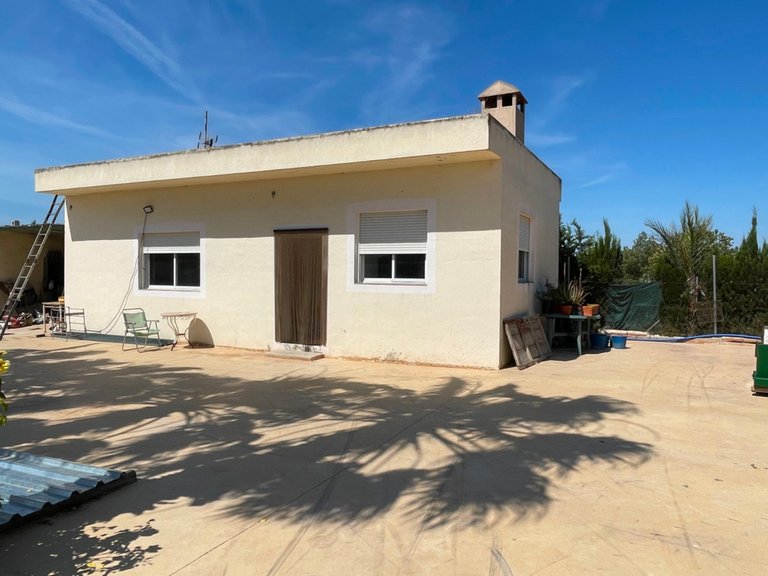 Villa for Sale in Crevillent, Alicante 2