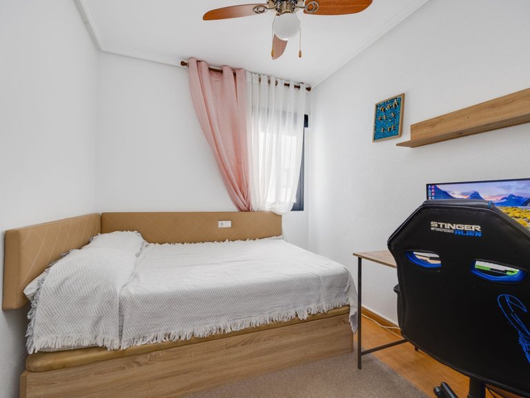 Apartment for Sale in Torrevieja, Alicante 27