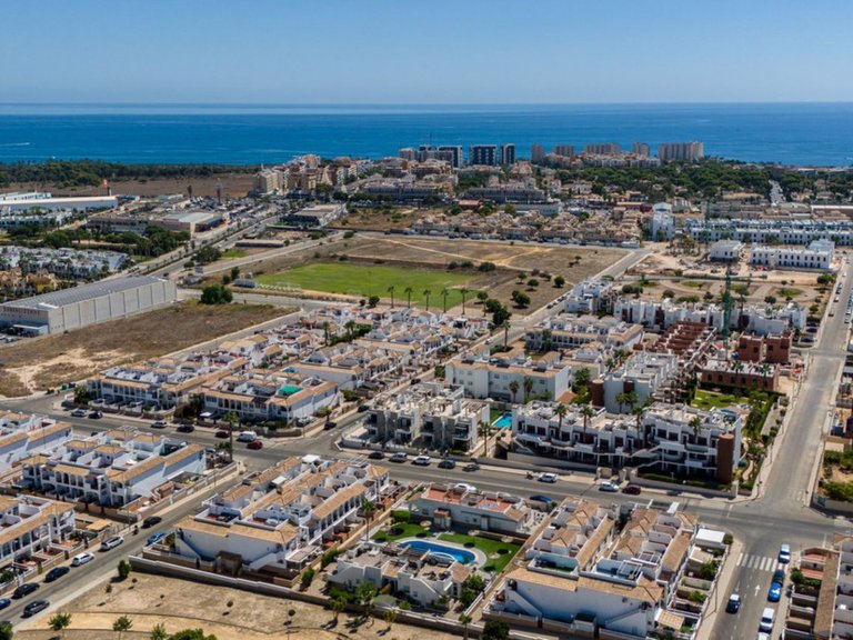 Apartment for Sale in Punta Prima, Alicante 28