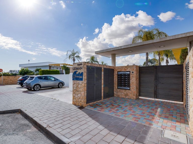 Villa for Sale in Mil Palmeras, Alicante 30