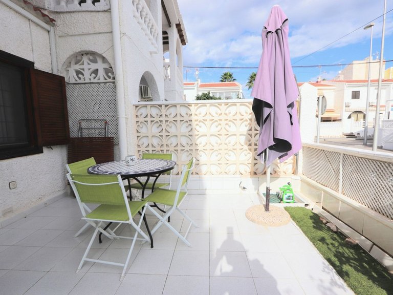 Villa for Sale in Mil Palmeras, Alicante 27