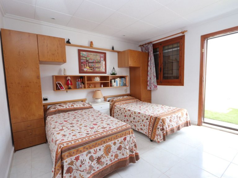 Villa for Sale in Mil Palmeras, Alicante 21