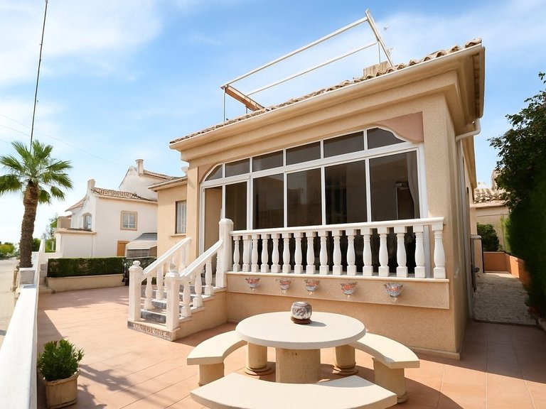 Villa for Sale in Algorfa, Alicante 1