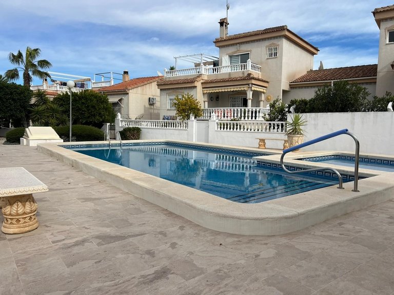 Villa for Sale in Algorfa, Alicante 4