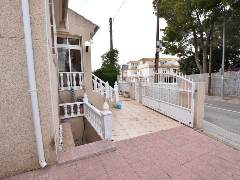 Villa for Sale in Algorfa, Alicante 4