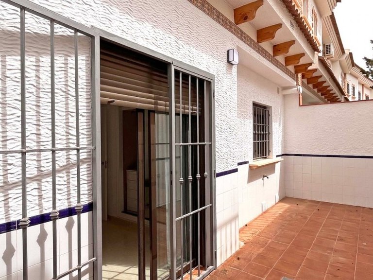 Town House for Sale in San Miguel De Salinas, Alicante 28