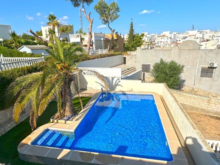 Villa for Sale in Torrevieja, Alicante 5