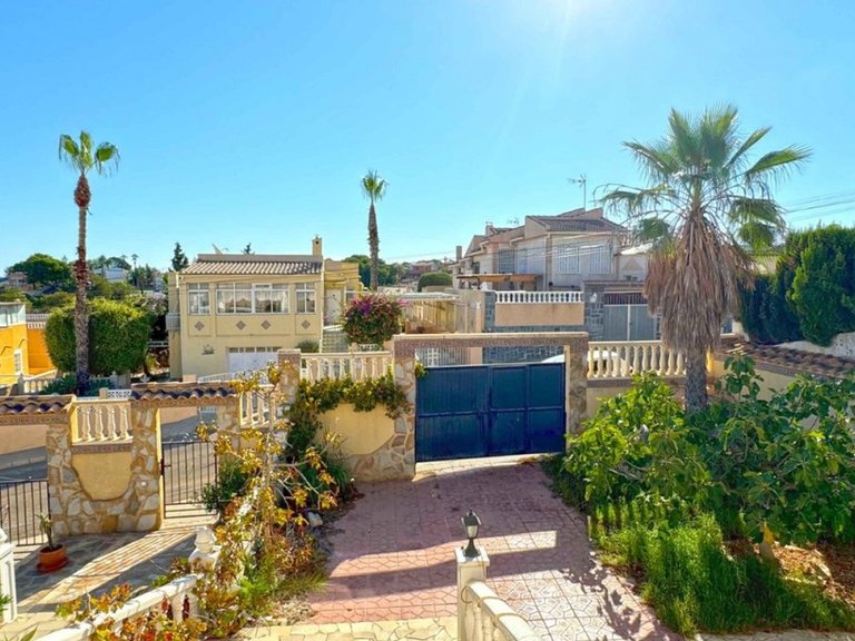 Villa for Sale in Torrevieja, Alicante 2