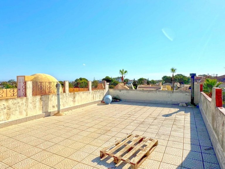 Villa for Sale in Torrevieja, Alicante 28