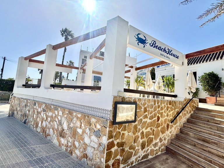 Commercial for Sale in Costa Blanca Cabo Roig, Alicante 1