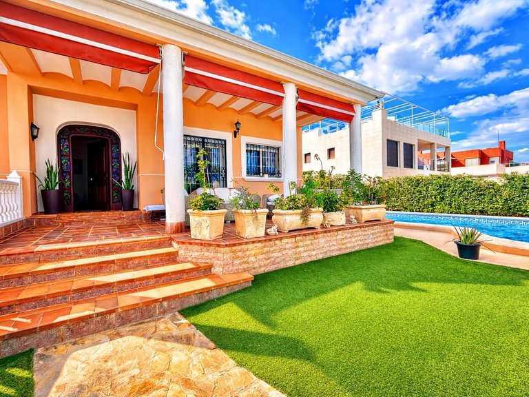 Villa for Sale in Costa Blanca La Mata, Alicante 1