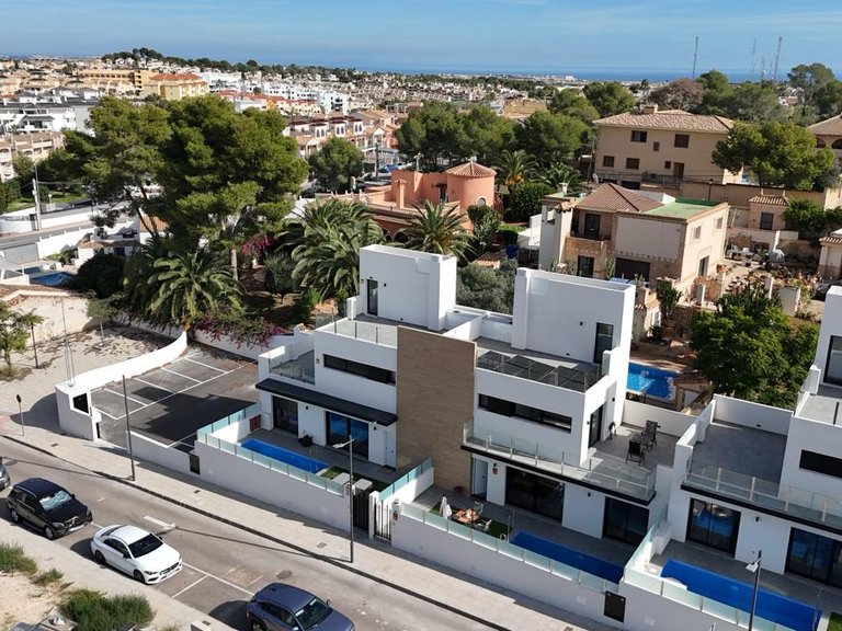 Villa for Sale in Costa Blanca Villamartin, Alicante 37