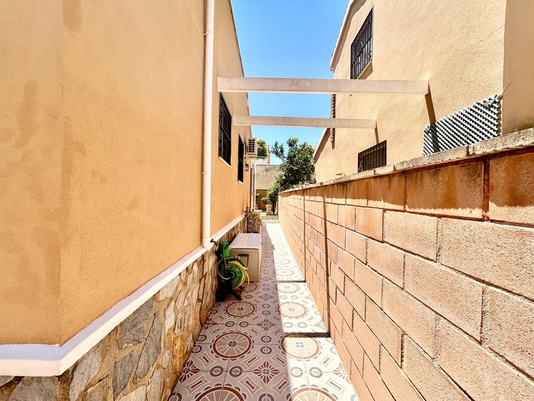 Villa for Sale in Costa Blanca Los Balcones, Alicante 35