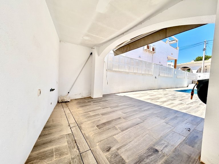 Villa for Sale in Villamartin, Alicante 25