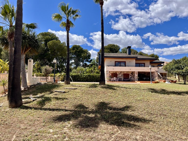 Villa for Sale in La Nucia, Alicante 43