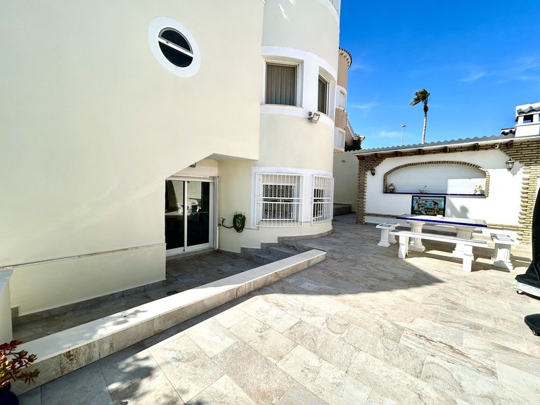 Villa for Sale in Inland Pinar De Campoverde, Alicante 39
