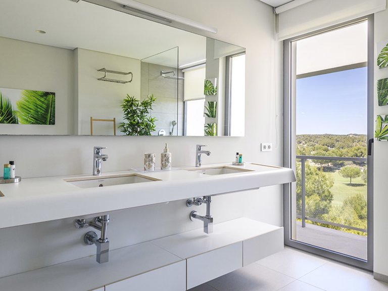 Villa for Sale in Las Colinas Golf Resort, Alicante 8