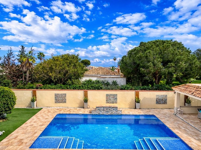 Villa for Sale in Costa Blanca Cabo Roig, Alicante 3