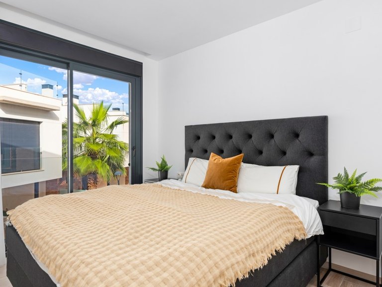 Villa for Sale in Cabo Roig, Alicante 7
